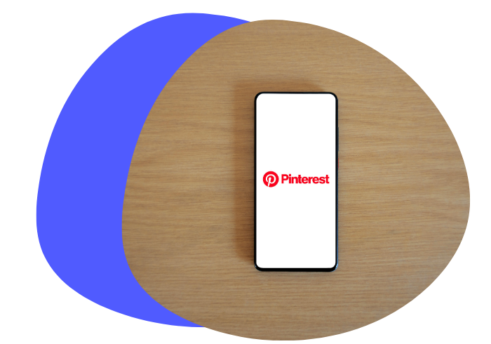 Pinterest - téléphone cellulaire qui montre l'application Pinterest