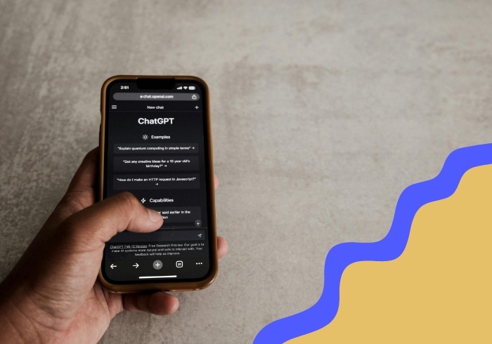 stratégie ai - seo - chatgpt - application sur téléphone mobile
