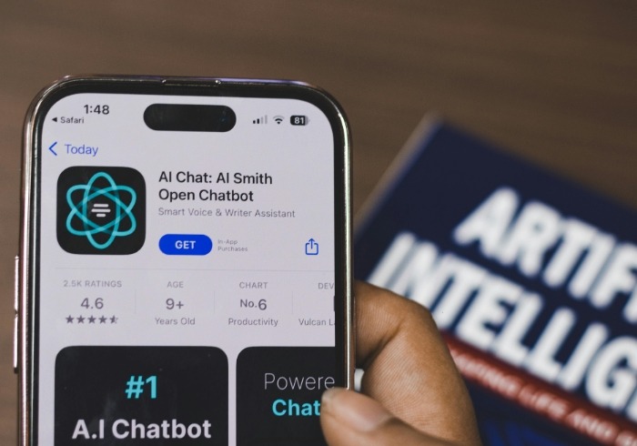 téléphone cellulaire - application chatgpt - référencement GEO